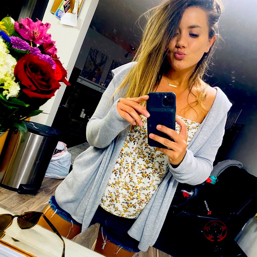 Cutest AE top!